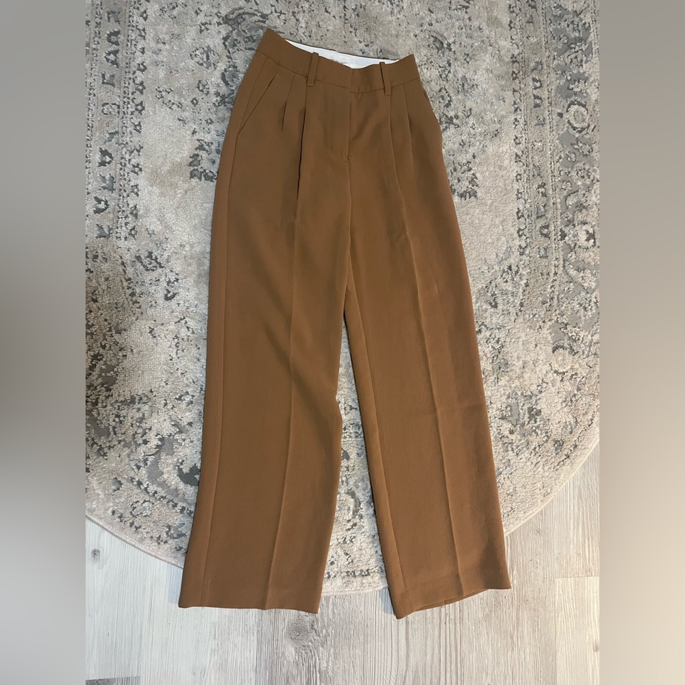 Aritzia Effortless Pant